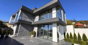 Дом 300м², 2-этажный, участок 5 сот.  