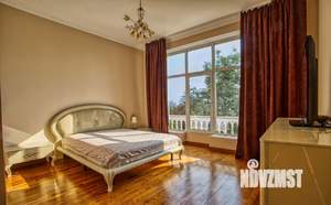 Коттедж 1000м², 3-этажный, участок 25 сот.  