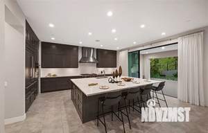 Дом 220м², 2-этажный, участок 10 сот.  