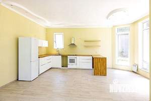 Дом 186м², 2-этажный, участок 10 сот.  