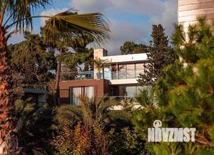 Дом 650м&sup2;, 3-этажный, участок 7 сот.  