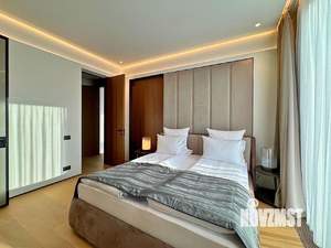 Дом 550м², 3-этажный, участок 10 сот.  