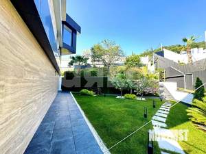 Дом 840м², 3-этажный, участок 10 сот.  