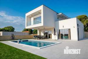 Дом 180м&sup2;, 2-этажный, участок 7 сот.  