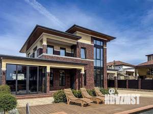 Дом 200м², 2-этажный, участок 5 сот.  