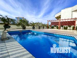 Коттедж 560м², 3-этажный, участок 7 сот.  