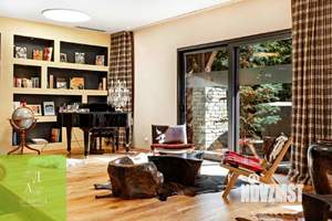 Дом 1600м², 3-этажный, участок 13 сот.  