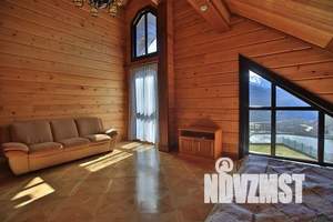 Дом 820м², 3-этажный, участок 120 сот.  