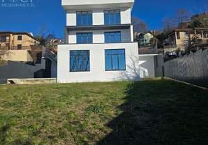 Дом 255м², 3-этажный, участок 6 сот.  