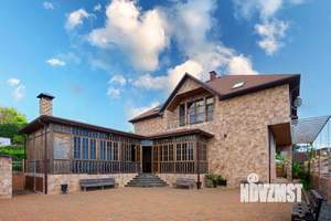 Дом 300м², 2-этажный, участок 10 сот.  