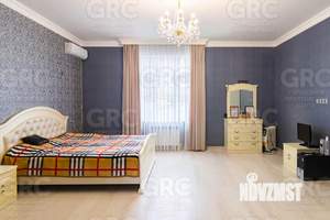 Дом 220м², 2-этажный, участок 15 сот.  