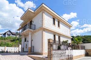 Дом 230м&sup2;, 2-этажный, участок 3 сот.  