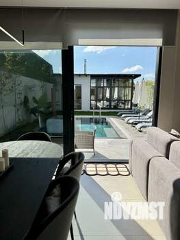 Коттедж 268м&sup2;, 2-этажный, участок 8 сот.  