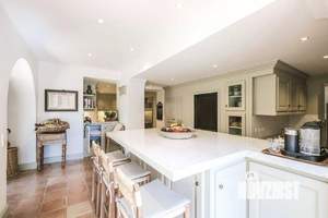 Дом 620м², 2-этажный, участок 30 сот.  