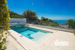 Коттедж 250м², 2-этажный, участок 6 сот.  