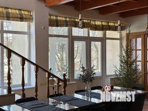 Дом 350м², 3-этажный, участок 10 сот.  