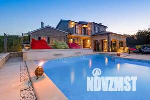 Коттедж 390м², 2-этажный, участок 10 сот.  