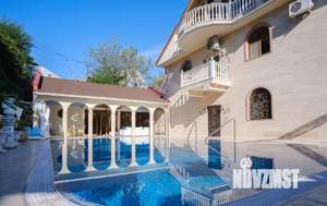 Дом 300м², 2-этажный, участок 6 сот.  