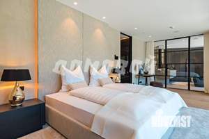 Дом 897м², 3-этажный, участок 16 сот.  