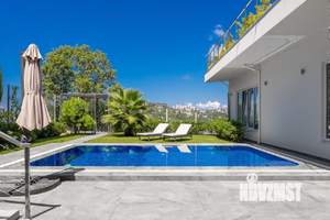 Дом 450м², 2-этажный, участок 14 сот.  