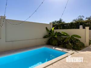 Дом 300м², 2-этажный, участок 5 сот.  