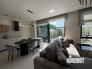 Коттедж 268м&sup2;, 2-этажный, участок 8 сот.  