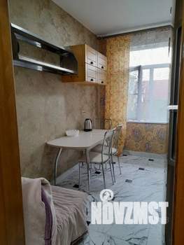 1-к квартира, посуточно, 41м2, 3/3 этаж