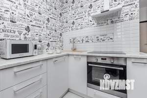 Студия квартира, посуточно, 30м2, 1/12 этаж