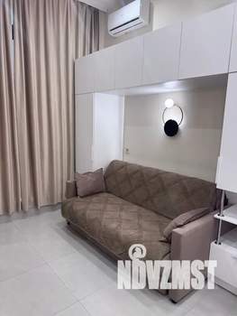 Студия квартира, посуточно, 35м2, 1/4 этаж