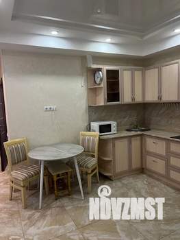 Студия квартира, посуточно, 40м2, 2/5 этаж