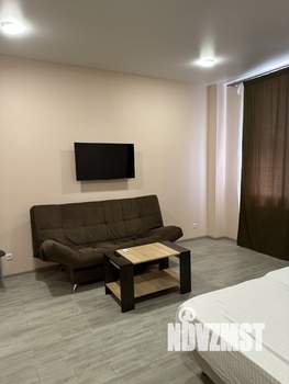Студия квартира, посуточно, 32м2, 1/3 этаж