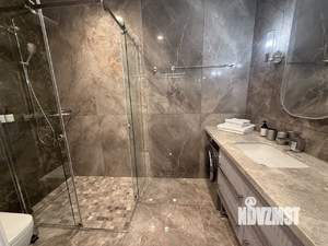 Студия квартира, посуточно, 37м2, 1/4 этаж
