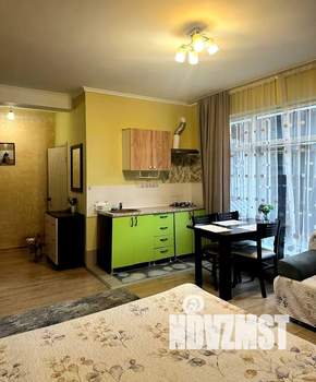 Студия квартира, посуточно, 36м2, 1/3 этаж