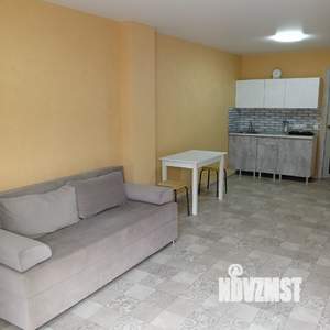 Студия квартира, посуточно, 30м2, 1/3 этаж