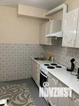 2-к квартира, посуточно, 38м2, 1/8 этаж