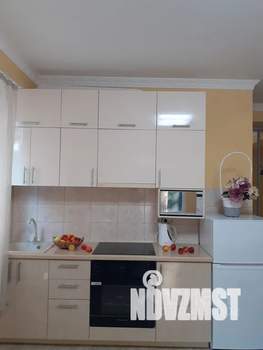 Студия квартира, посуточно, 30м2, 1/7 этаж