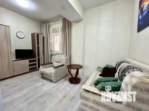 Студия квартира, посуточно, 25м2, 1/19 этаж