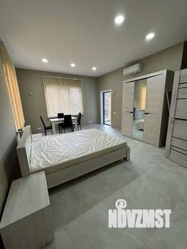 Студия квартира, посуточно, 40м2, 1/3 этаж