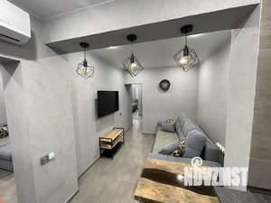 Студия квартира, посуточно, 37м2, 1/6 этаж