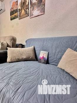 Студия квартира, посуточно, 38м2, 1/5 этаж