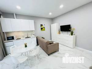 Студия квартира, посуточно, 35м2, 1/3 этаж