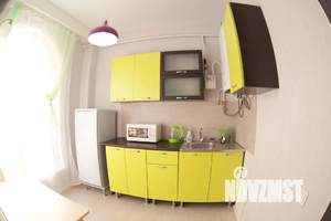 Студия квартира, посуточно, 30м2, 1/3 этаж