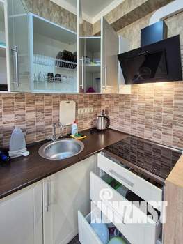 Студия квартира, посуточно, 27м2, 3/8 этаж