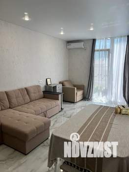 Студия квартира, посуточно, 30м2, 1/3 этаж