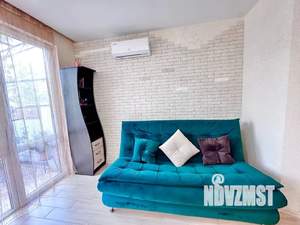 Студия квартира, посуточно, 35м2, 1/3 этаж