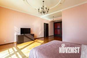 1-к квартира, посуточно, 110м2, 1/1 этаж