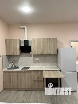 Студия квартира, посуточно, 32м2, 1/3 этаж
