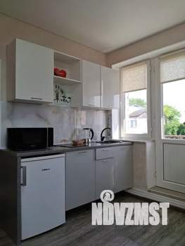 Студия квартира, посуточно, 18м2, 1/4 этаж