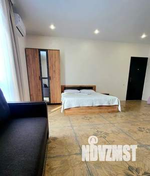 Студия квартира, посуточно, 40м2, 3/3 этаж