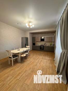 3-к квартира, посуточно, 80м2, 1/3 этаж